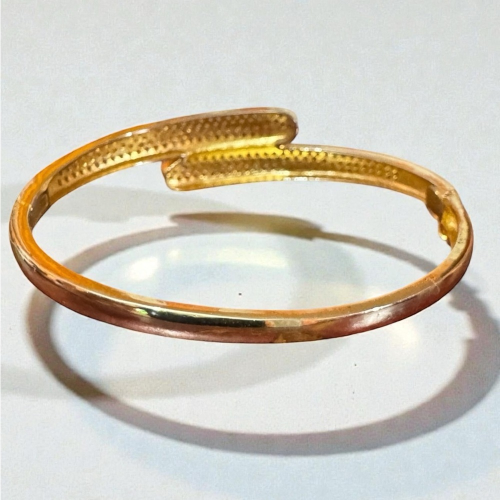 PAVÉ DOME CRYSTAL GOLD TWO-TONE BANGLE BRACELET. NWOT. - Picture 6 of 14